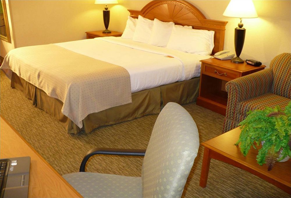 Doubletree By Hilton Decatur Riverfront Pokój zdjęcie